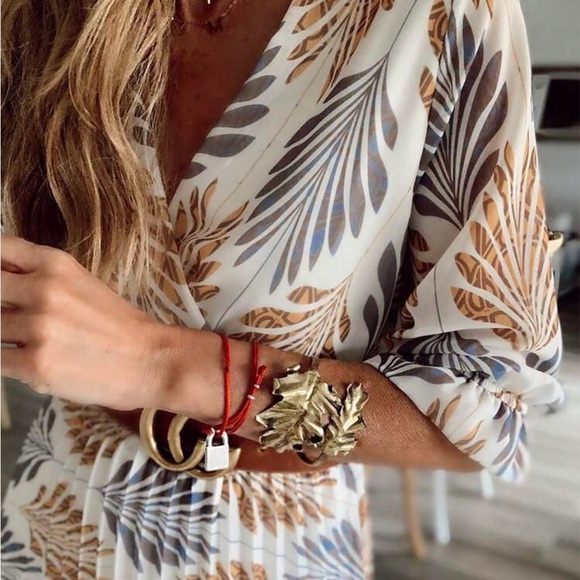 Tropical v neck short sleeve midi dress - Picture 3 of 5